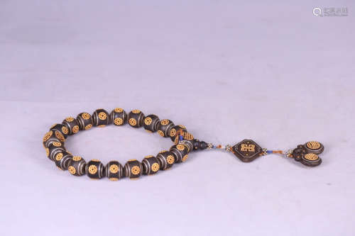 A CHENXIANG WOOD 18 BEADS BRACELET