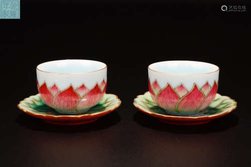 A PAIR OF FAMILLE ROSE TEA CUPS WITH QIANLONG MARKING