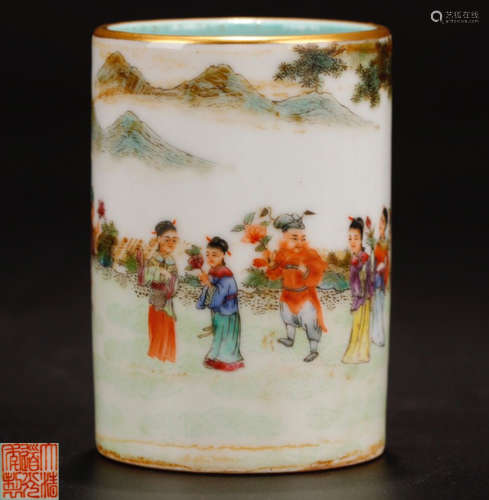 A QING DYNASTY FAMILLE ROSE PAINTED FIGURE STORY PATTERN BRUSH POT
