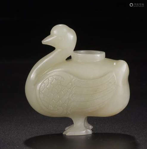 A HETIAN JADE GOOSE SNUFF BOTTLE