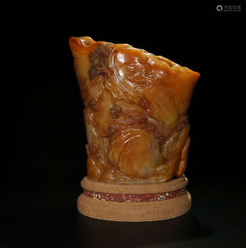 A TIANHUANG STONE PEN HOLDER WITH FIGURE STORY