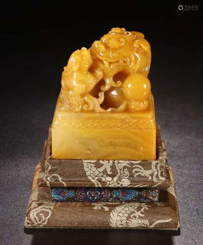 A TIANHUANG STONE SQUARE SEAL