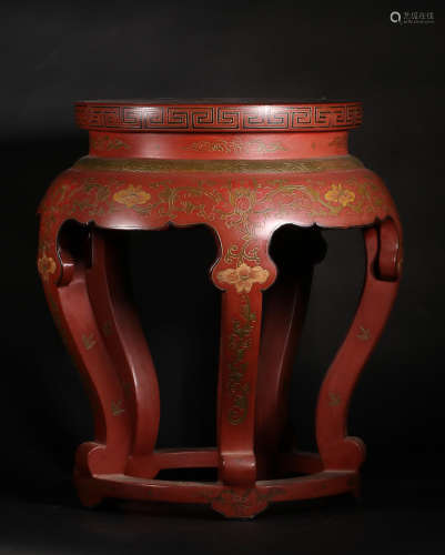 A LACQUER FLOWER STAND