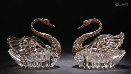 A PAIR OF CRYSTAL GOOSE SHAPED WASHERS WITH SILVER INLAID
