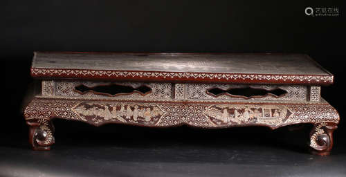 A LACQUER FLOWER STAND WITH MOTHER-OF-PEARL INLAID