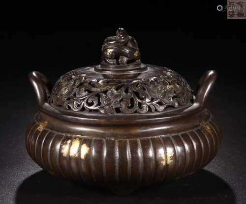 A XUANDE MARK BRONZE CENSER WITH CHRYSANTHEMUN
