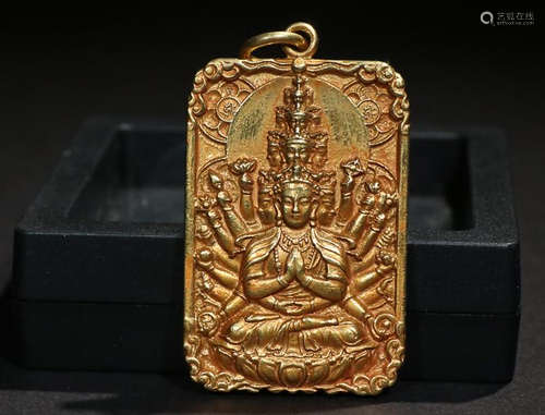 A GILT SILVER THOUSAND-HAND GUANYIN PENDANT