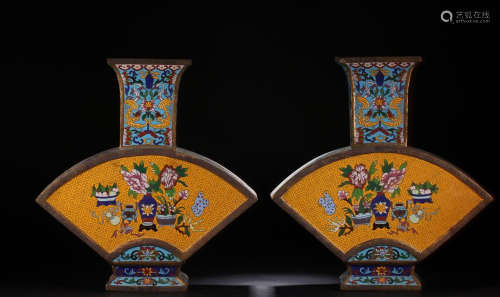 A PAIR OF CLOISONNE VASES WITH FLORAL PATTERN