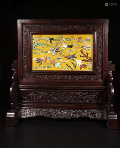 A LACQUERED ALGA PATTERN SCREEN WITH TREASURE INLAID
