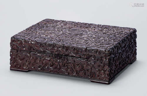 清 紫檀雕缠枝花卉长方盖盒