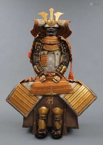 Armure de guerrier Japonais ōyoroi dorée avec des …