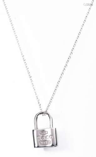 Tiffany & Co pendentif cadenas en argent .925