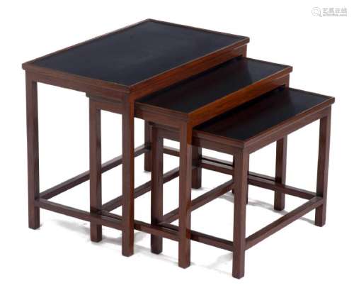 3 tables gigognes rectangulaires en bois de rose