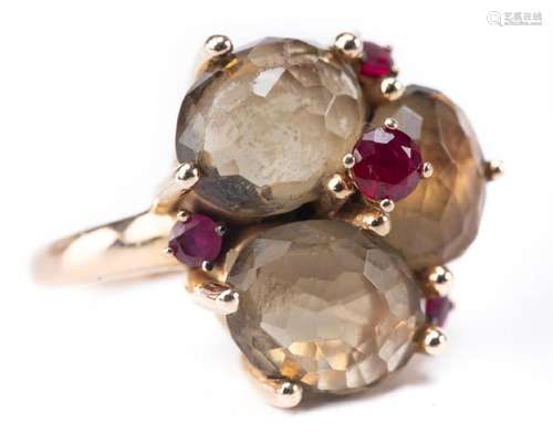 Bague en or rose .750 avec 3 citrines