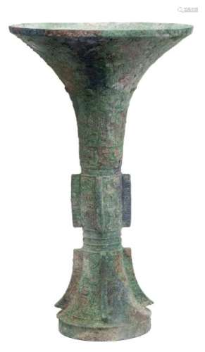 Bronze rituel Gu à patine à concrétions vertes Dynastie
