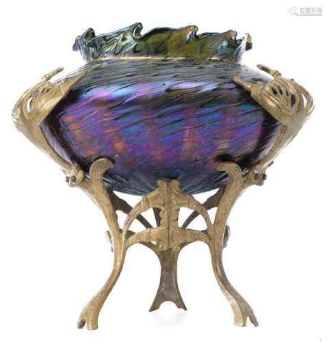 Vase en verre iridescent dans le goût de Loetz