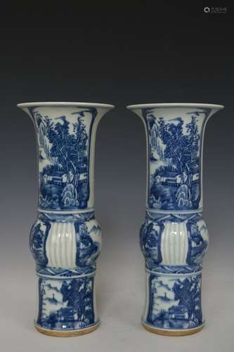 A Pair of Blue and White Porcelain Vases