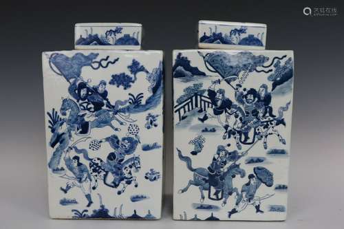 A Pair of Blue and White Porcelain Vases