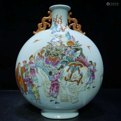 An Exquisite Famille Rose Porcelain Moonflask