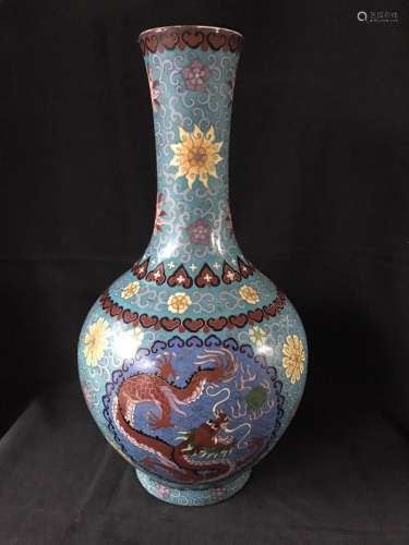 A Famille Rose Porcelain Dragon Vase