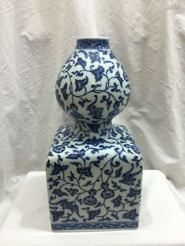 A Magnificent, Rare and Important Imperial Yongzheng Blue and White Vase