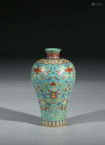 A TURQUOISE GROUND FAMILLE ROSE 'FLOWERS' VASE