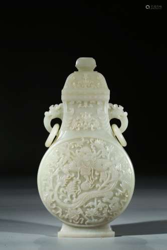 A LARGE AND RARE WHITE JADE MOONFLASK VASE