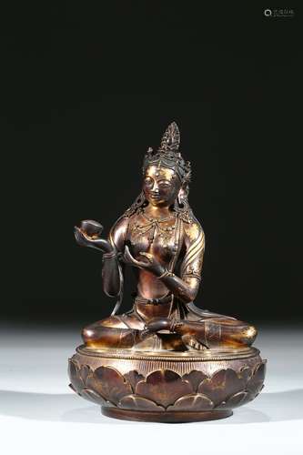 A GILT BRONZE FIGURE OF SEATED BODHISATTVA