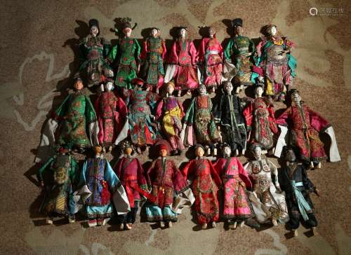A GROUP OF VINTAGE CHINESE OPERA DOLLS