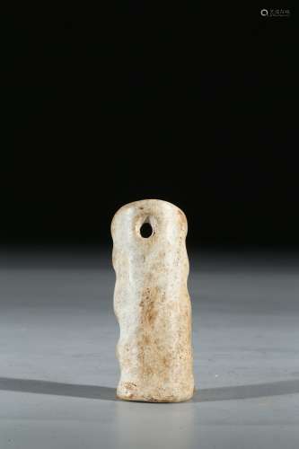 A JADE CARVED LEZI PENDANT