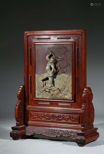 A HUANGHUALI FRAMED QIYANG 'KUI IMMORTAL' TABLE SCREEN