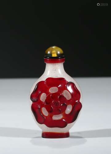 A RED OVERLAY GLASS SNUFF BOTTLE