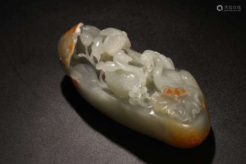 A HETIAN JADE ORNAMENT WITH LOTUS SHAPED