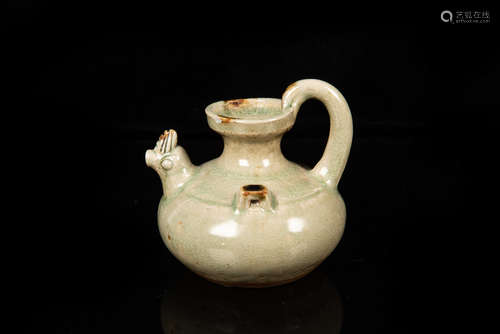 YUE WARE 'CHICKEN HEAD' EWER