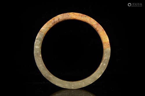 JADE ROUND BANGLE