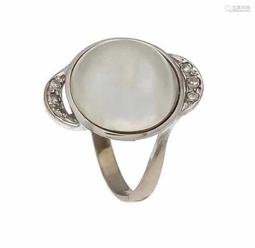 Mabéperlen-Brillant-Ring WG 585/000 mit einer weißen Mabéperle 14 mm und 6 Brillanten,zus. 0,08 ct