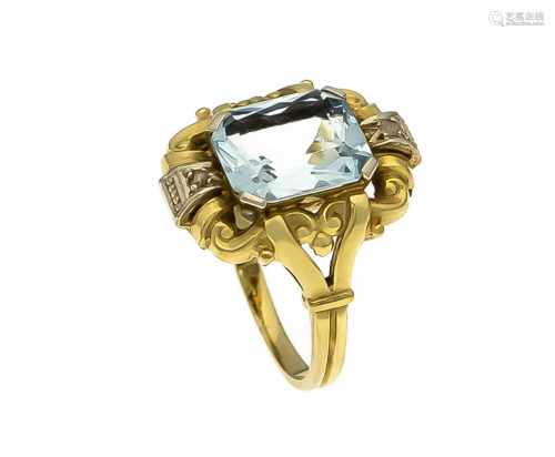 Aquamarin-Diamant-Ring GG/WG 585/000 mit einem im Scherenschliff fac. hellblauen Edelstein10 x 8