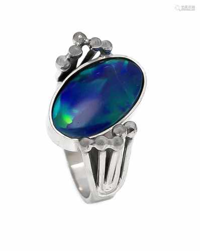 Opal-Ring WG 585/000 mit einer ovalen Opal-Triplette 16 x 9 mm, RG 50, 6,9 gOpal ring WG 585/000