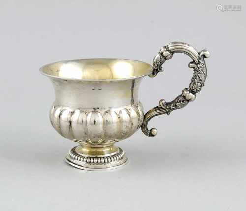Tasse, um 1900, Silber geprüft, Innenvergoldung, runder gewölbter Stand, bauchiger Korpus,seitl.