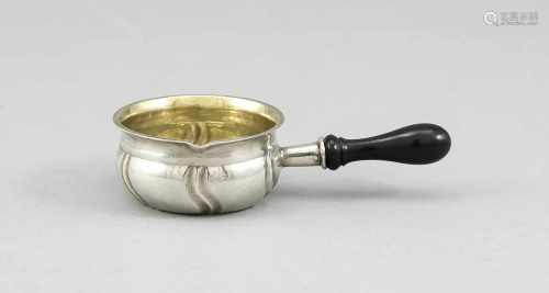 Miniaturkasserole, wohl Deutsch, 2. H. 18. Jh., Silber getrieben, Innenvergoldung, runderStand,