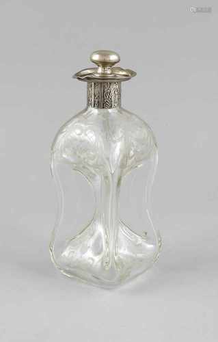 Gluckerflasche mit Silbermontage, Deutsch, um 1900, Silber 800/000, Halsmanschette mitfigürlichem