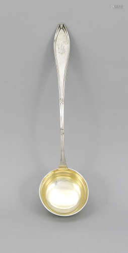 Suppenkelle, Deutsch, um 1900, Silber 800/000, Kelle vergoldet, Stiel mit geometrischemDekor und