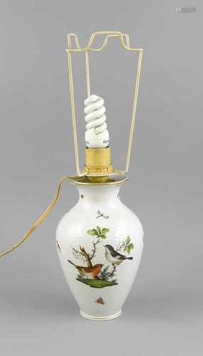 Tischlampe, Herend, 20. Jh., Balustervase als Lampenfuß, Dekor Rothschild, polychromeVogel- u.