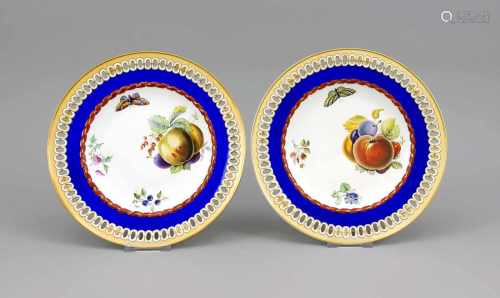 Paar Obstteller, Meissen, Marcolini-Marke 1774-1817, 2. W., im Spiegel polychromeObstmalerei mit