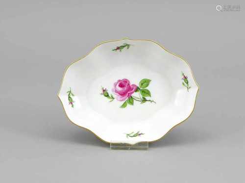 Ovale Schale, Meissen, Marke nach 1934, 2. W., passig geschweifte Form, polychrom bemalt,Dekor