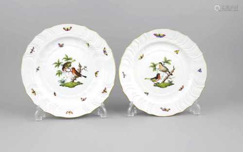 Zwei runde Vorlegeteller, Herend, Marke nach 1967, Dekor Rothschild, polychrome Malereimit Vögeln