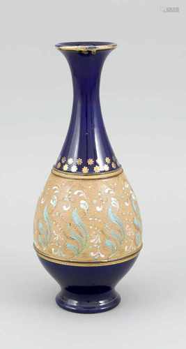 Vase, Royal Doulton, England, 20. Jh., Flaschenform, umlaufendes Band mit strukturierterOberfäche,