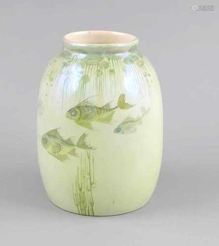 Vase mit Fischen, Niederlande, um 1900, Christiaan Johannes Lanooy (1881 - 1948), HagaPurmerend,