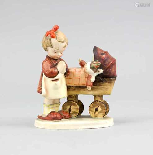 Figur Goebel, Oeslau, Marke 1935-49, Puppenmütterchen, Entwurf Arthur Möller im Jahr 1937,