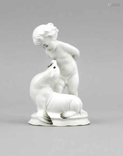 Putto mit Seelöwe, Rosenthal, Selb, Marke 1938-56, Entwurf Max Daniel Hermann Fritz, u.bez.,